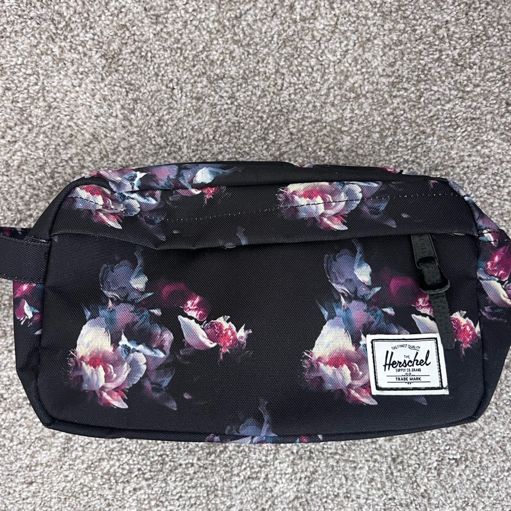 Herschel Chapter Travel Kit 5L